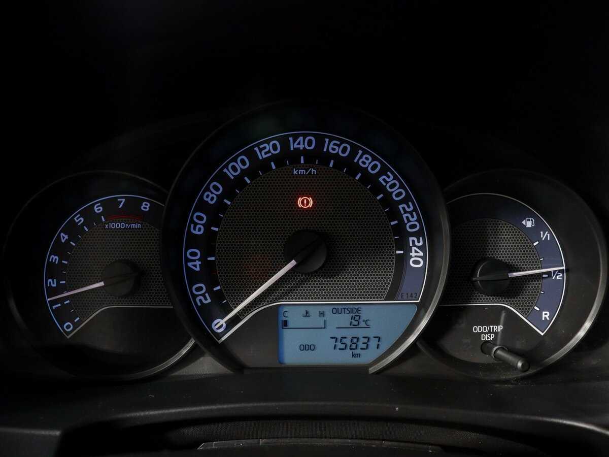 Тойота Королла б/у, 2014, Механическая. Фото: #10