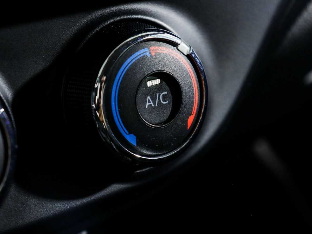 Тойота Королла б/у, 2014, Механическая. Фото: #19