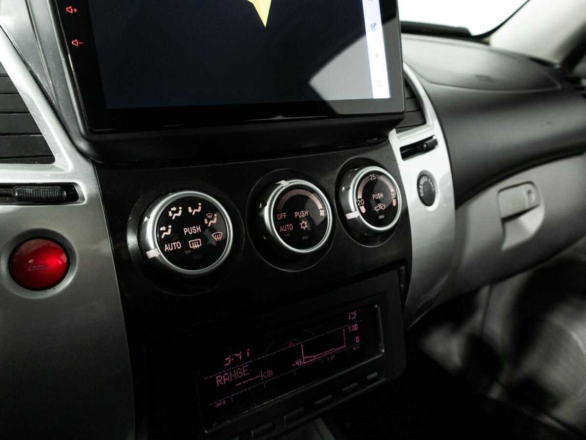 Митсубиши Паджеро Спорт б/у, 2013, Автоматическая. Фото: #15