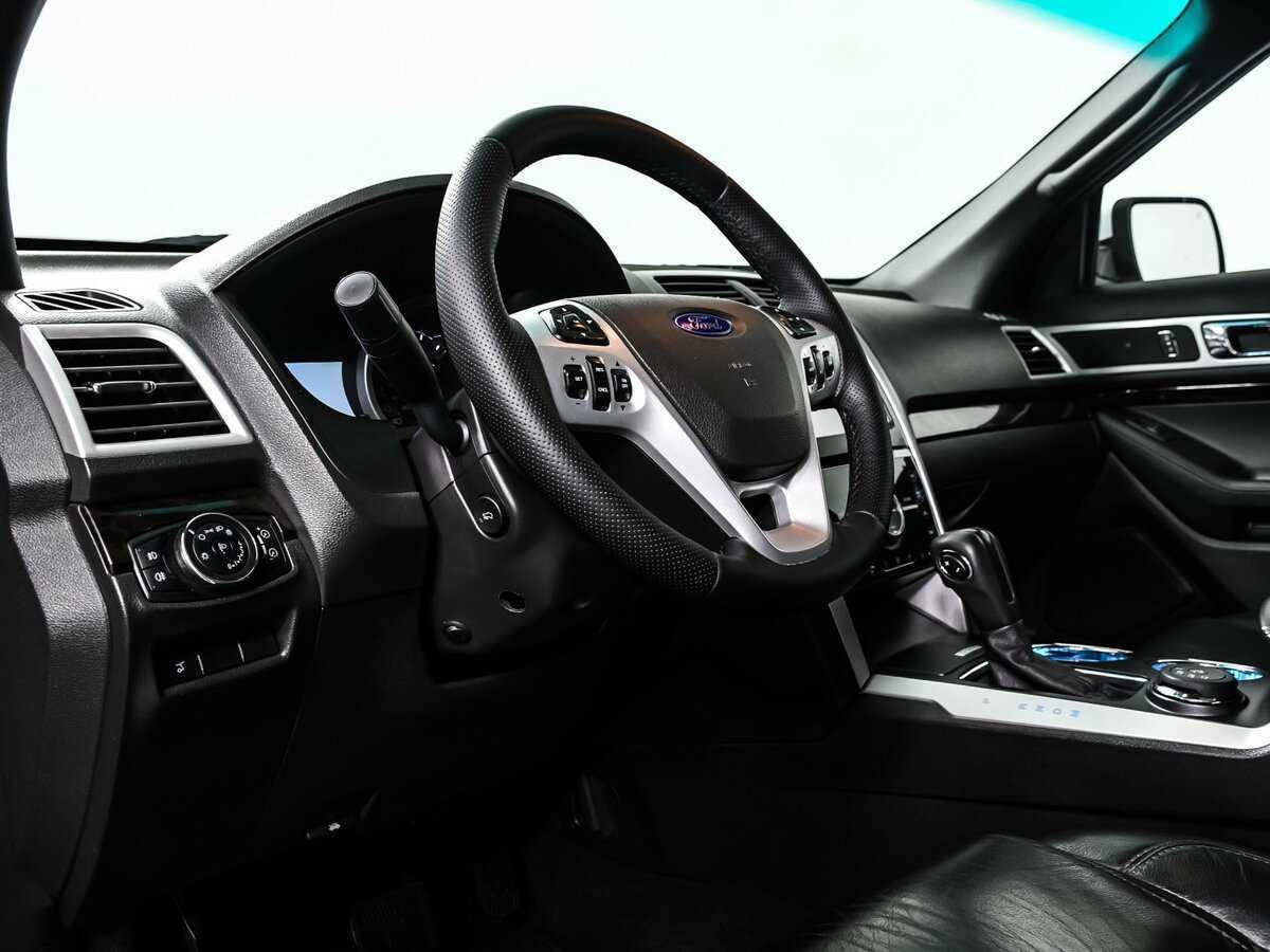 Форд Експлорер б/у, 2013, Автоматическая. Фото: #11