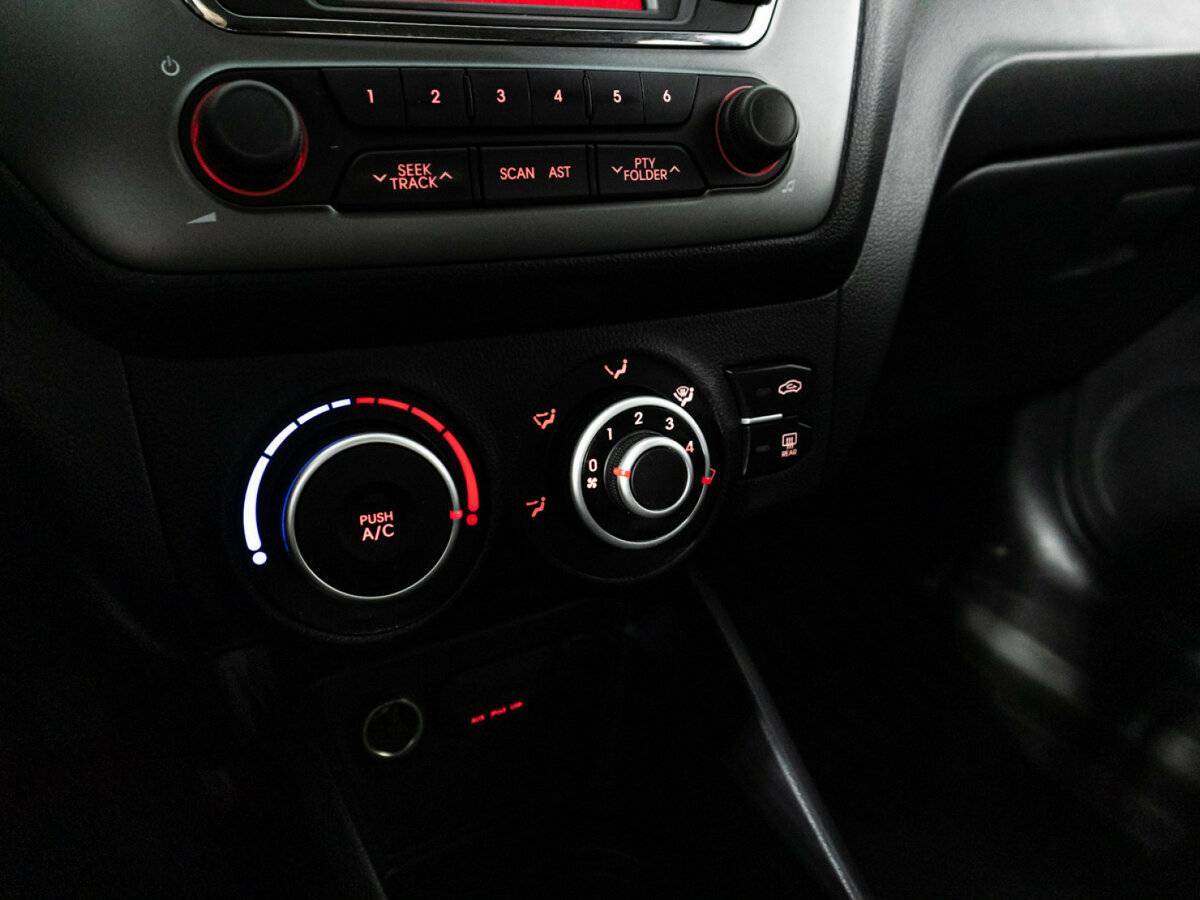 Киа Рио б/у, 2014, Механическая. Фото: #15