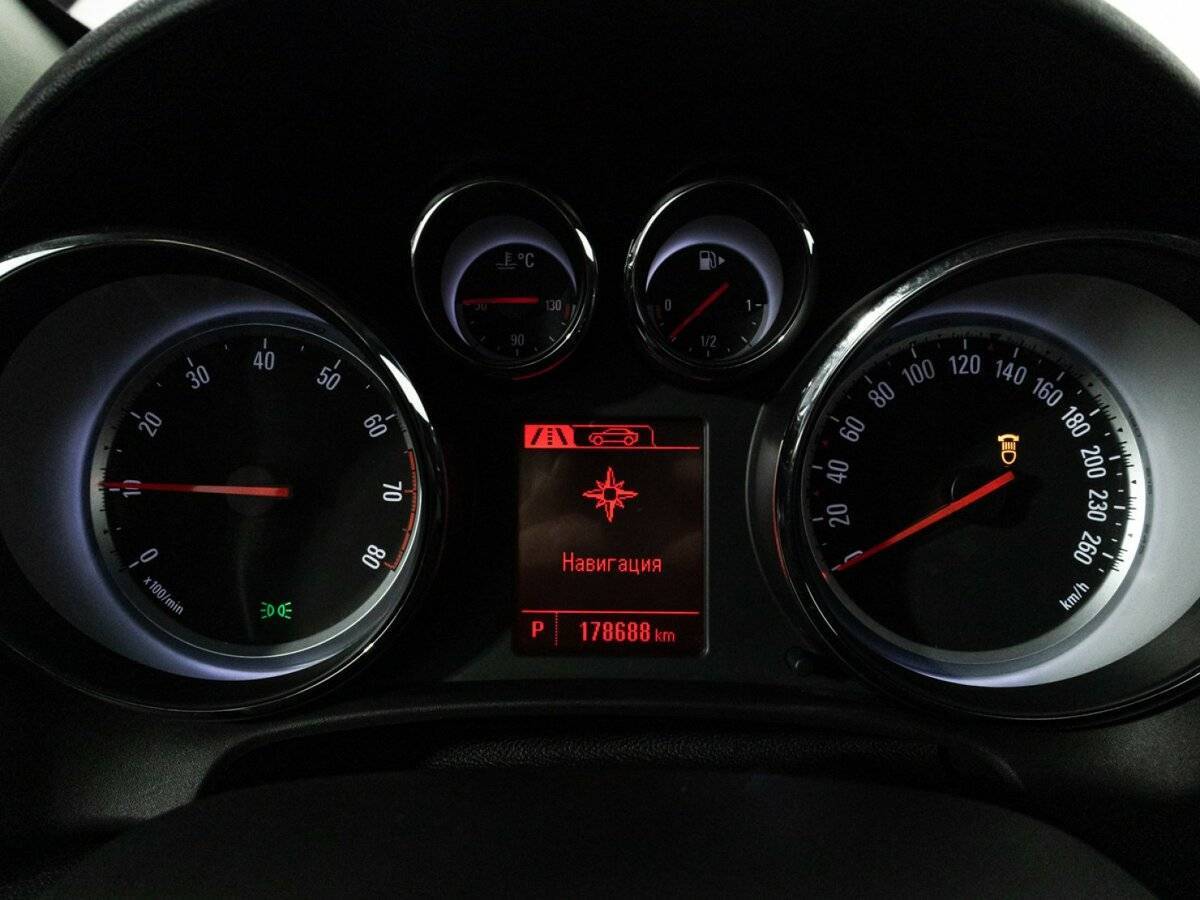 Опель Астра б/у, 2013, Автоматическая. Фото: #11