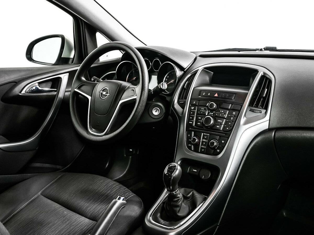 Опель Астра б/у, 2013, Механическая. Фото: #8