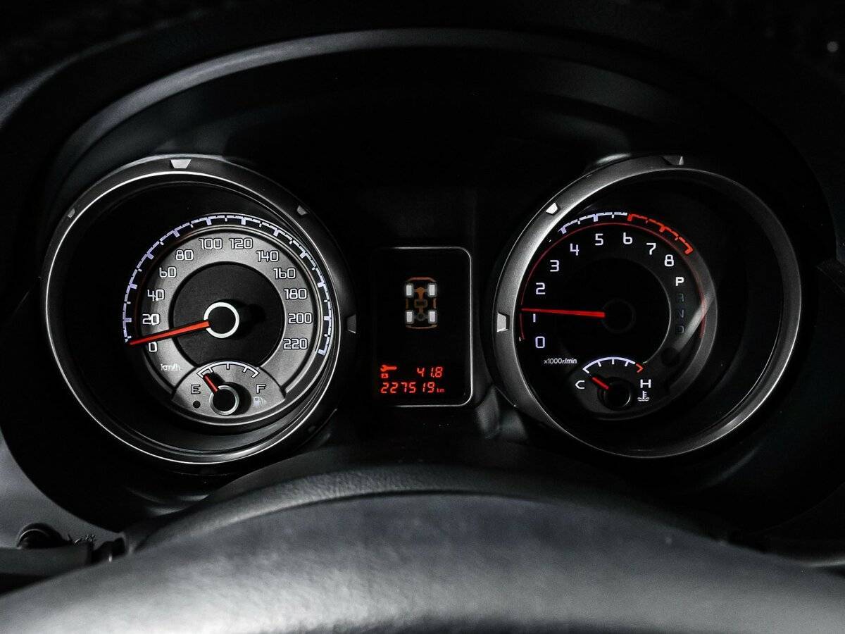 Митсубиши Паджеро б/у, 2015, Автоматическая. Фото: #9