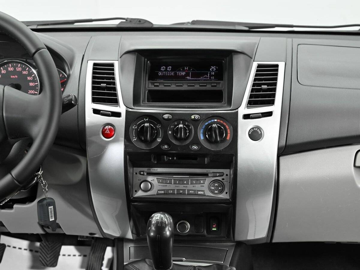 Митсубиши Паджеро Спорт б/у, 2012, Механическая. Фото: #8