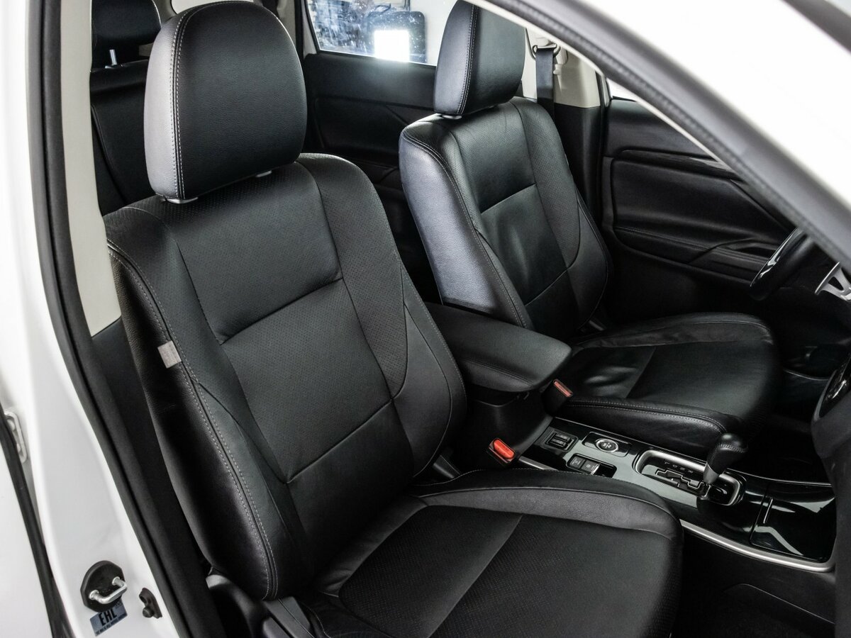 Митсубиши Оутлэндер б/у, 2017, Автоматическая. Фото: #22