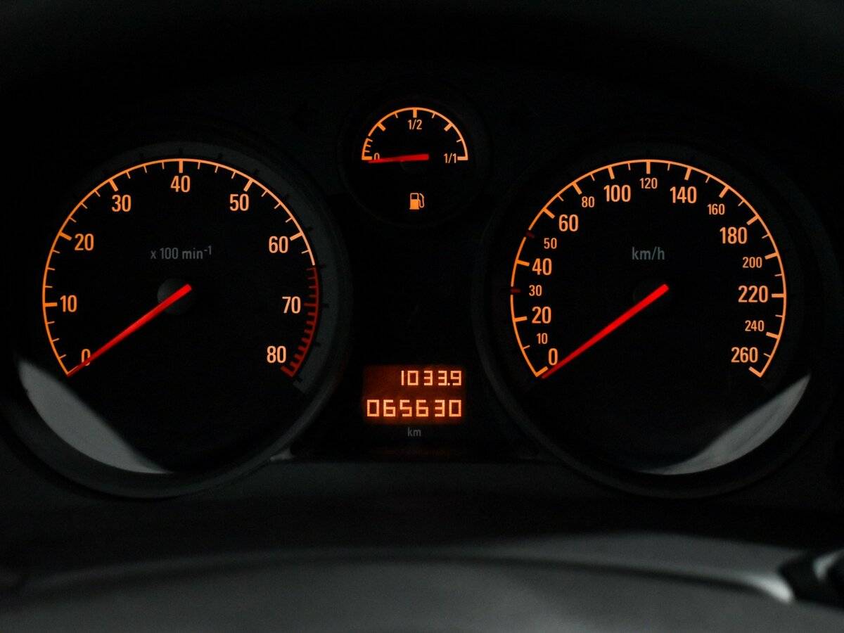 Опель Астра б/у, 2013, Механическая. Фото: #14