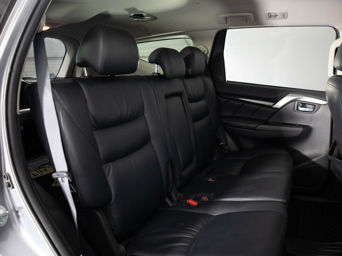 Митсубиши Паджеро Спорт б/у, 2016, Автоматическая. Фото: #12