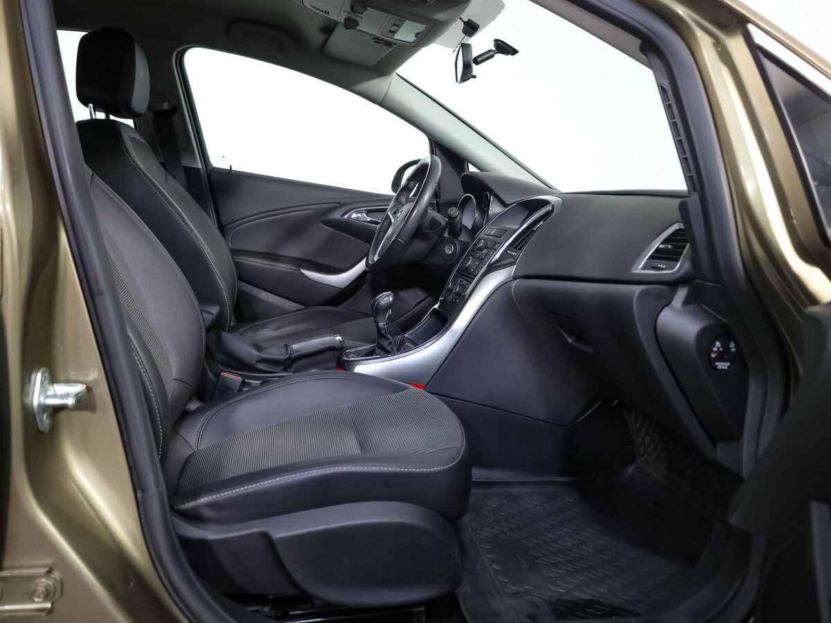 Опель Астра б/у, 2012, Механическая. Фото: #16