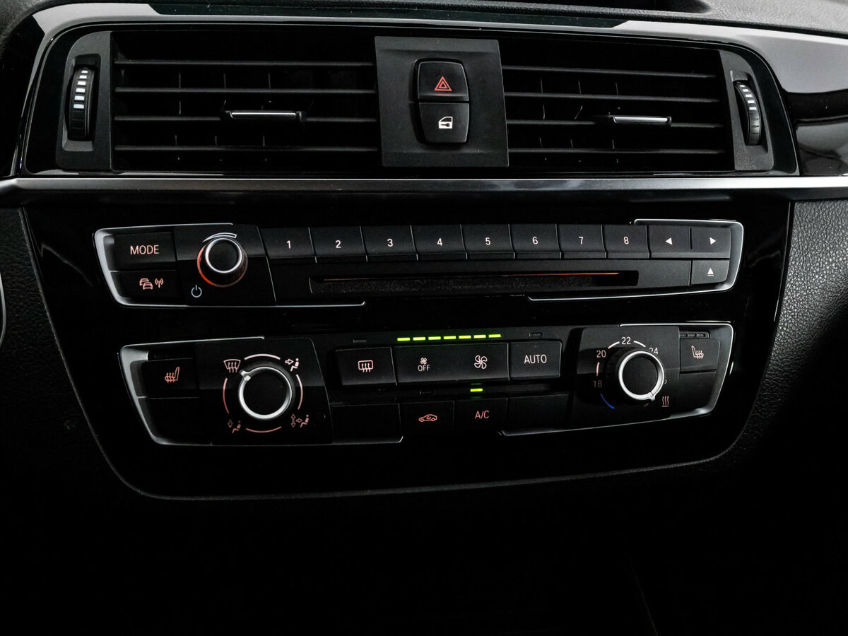 БМВ 1 серии б/у, 2017, Автоматическая. Фото: #12