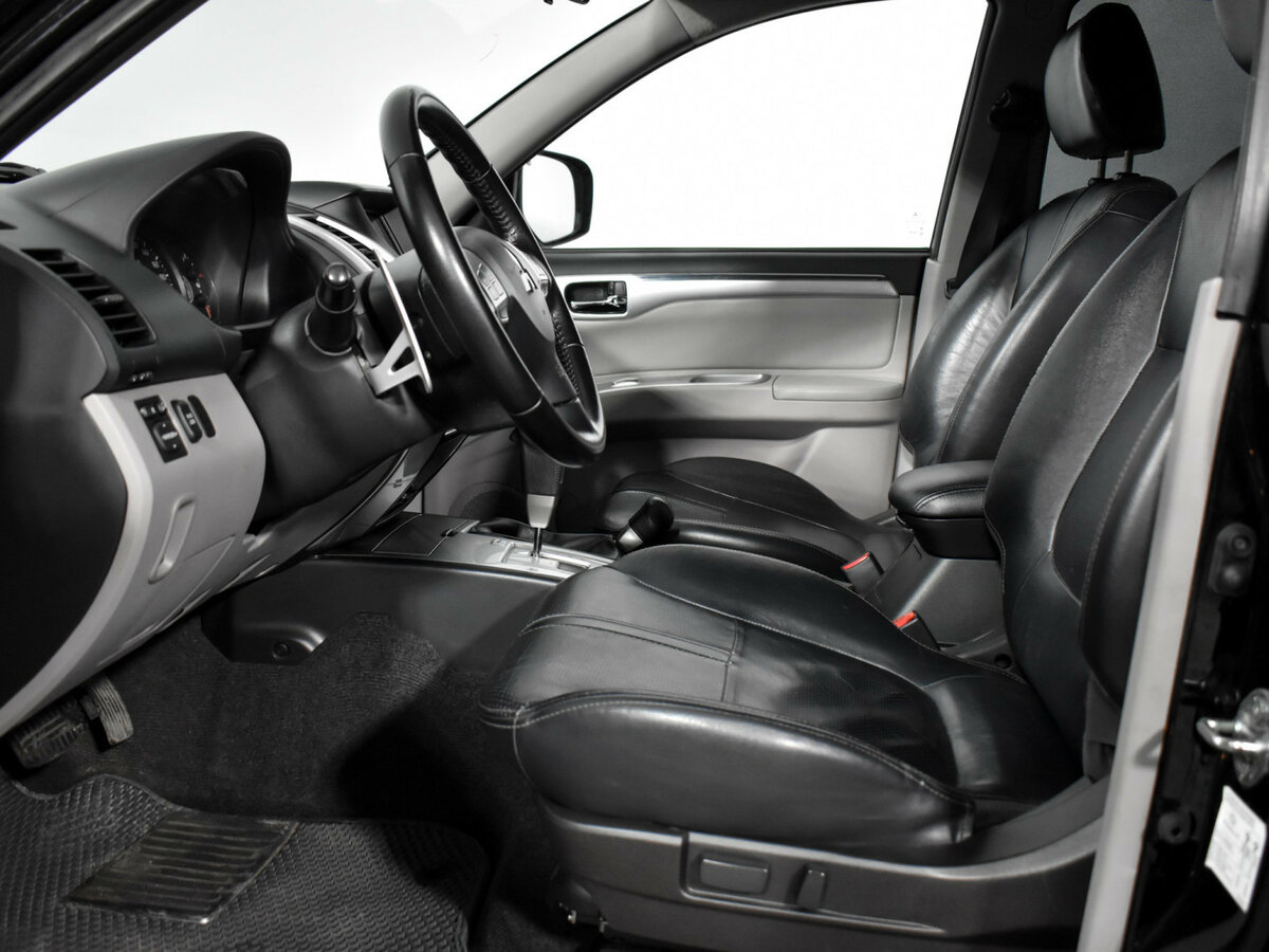 Митсубиши Паджеро Спорт б/у, 2013, Автоматическая. Фото: #8